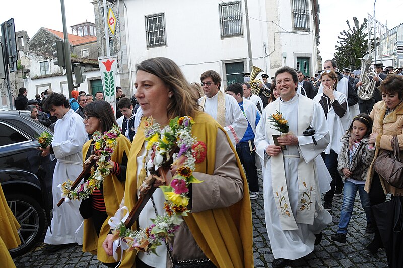 File:Easter Monday at Boavista Street 2013 (3).JPG