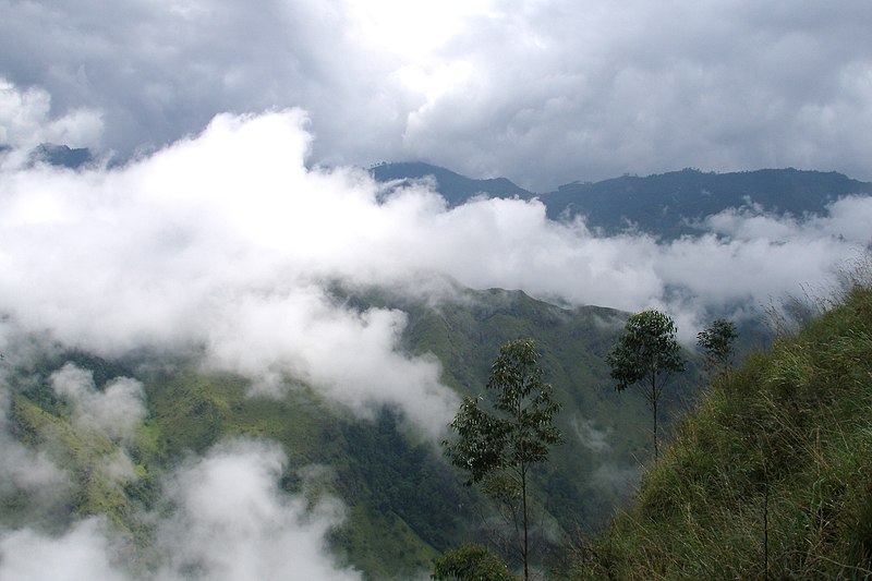 File:Ella, Sri Lanka, Mountains under clouds.jpg