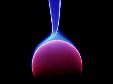 Energy Arc (central electrode of a Plasma Lamp).jpg