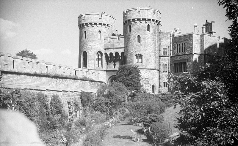 File:England 1938 Windsor Castle 3-013 (10691540295).jpg