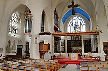 Interior Epsom, St Martin of Tours, interior.jpg