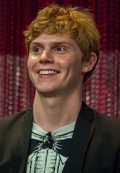 File:Evan Peters PaleyFest 2014.jpg