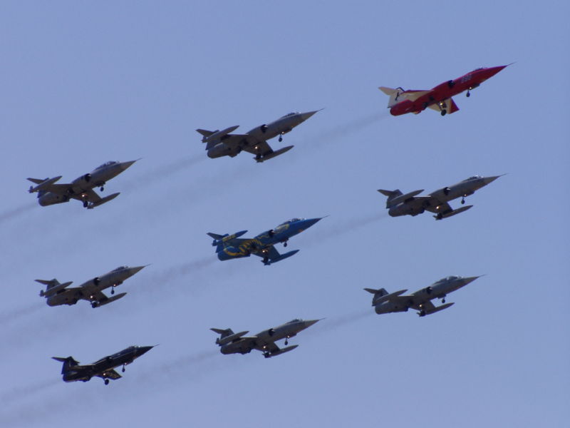 File:F-104 Formation.JPG