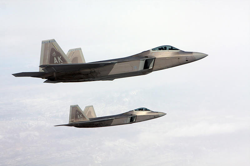 File:F-22 Raptor - 100202-F-7443P-500.jpg