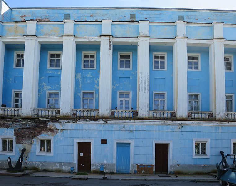 File:Facade of The Naval Museum of the Northern Fleet, August, 2015.JPG