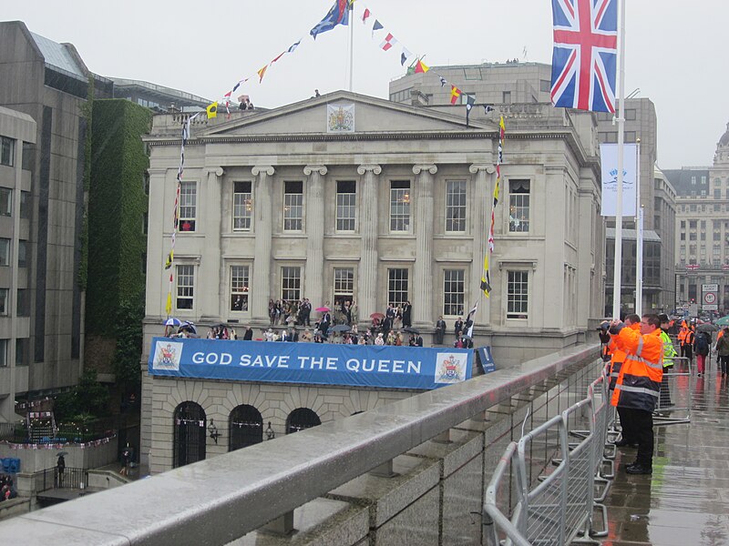 File:Fishmongers' Hall, London Bridge, 3 June 2012.JPG