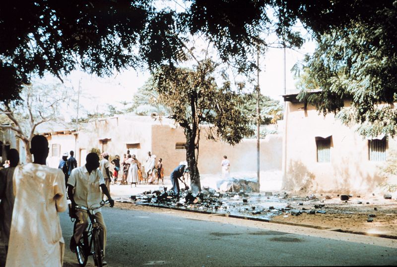 File:Fort Lamy, Chad, street.jpg