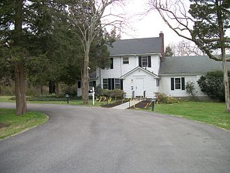 The Bates House Frank Melville Memorial Park; Bates House.JPG