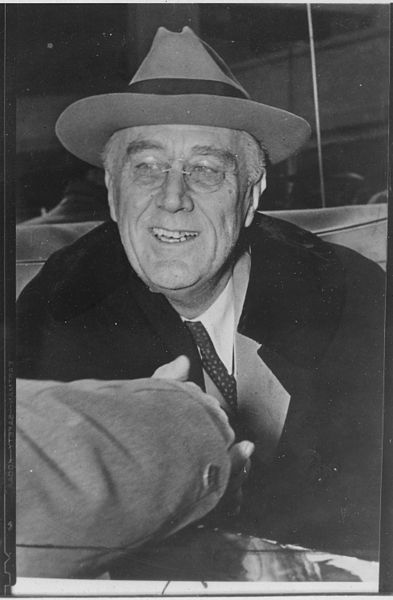 Datei:Franklin D. Roosevelt in Philadelphia, Pennsylvania - NARA - 195429.jpg