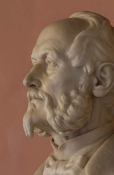 File:Franz Unger (Nr. 32) Bust in the Arkadenhof, University of Vienna --2196.jpg