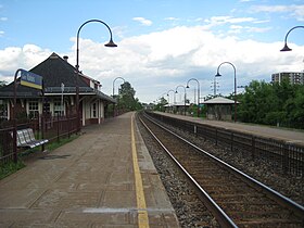 Peron stacji Valois