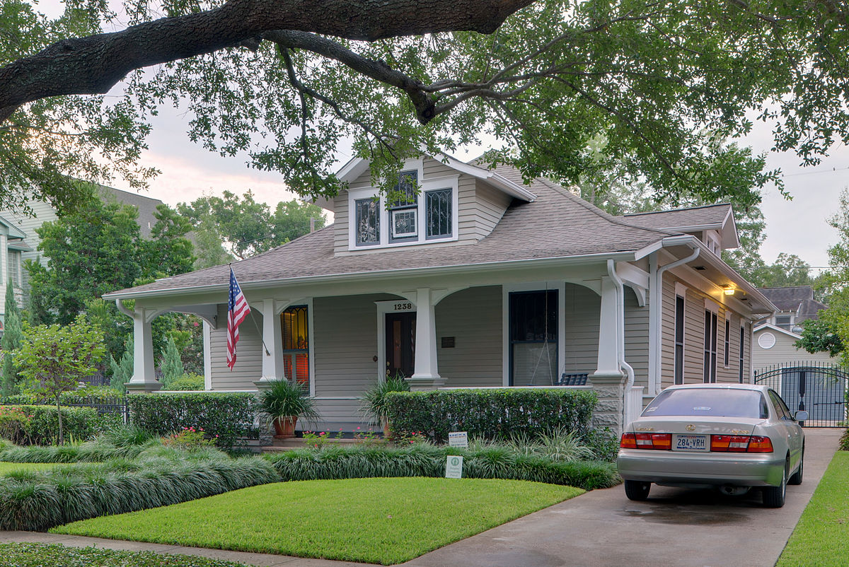 Bungalow Wikipedia   1200px George L. Burlingame House%2C 1238 Harvard St%2C Houston (HDR) 