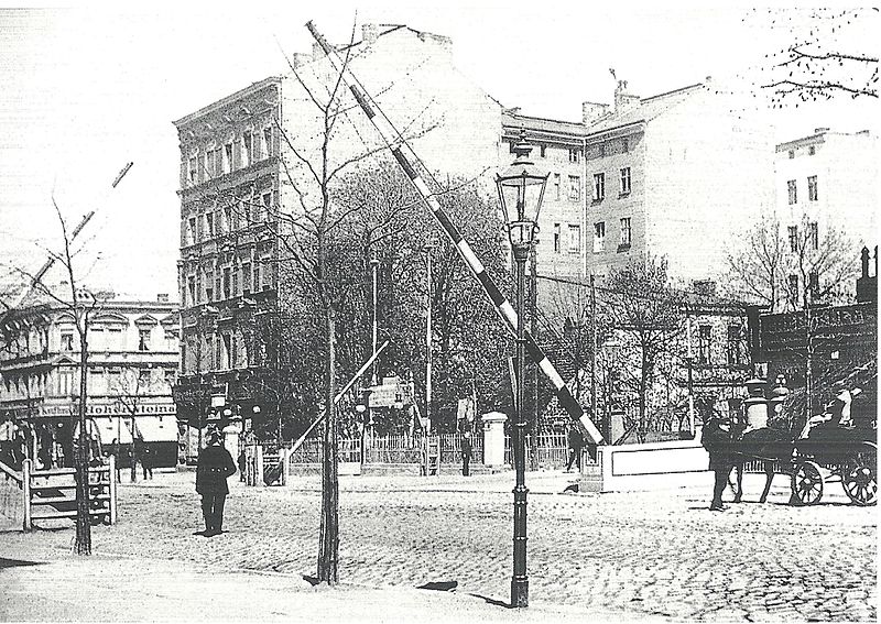 File:Gesundbrunnen Eisenbahn 1890.jpg