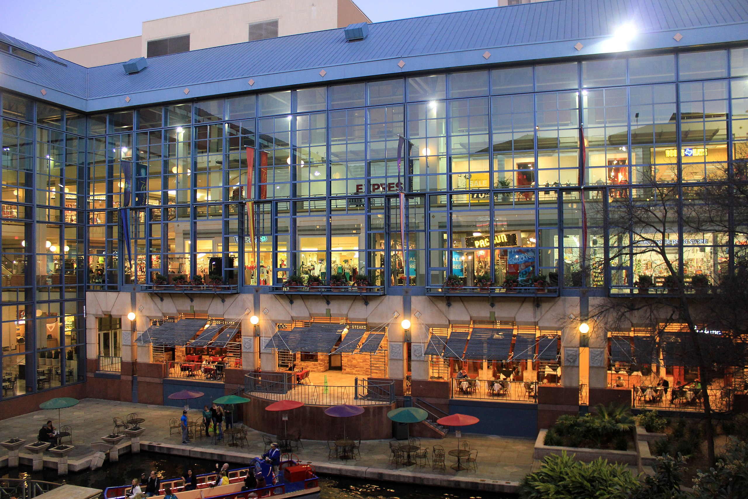 Shopping Mall in San Antonio, TX