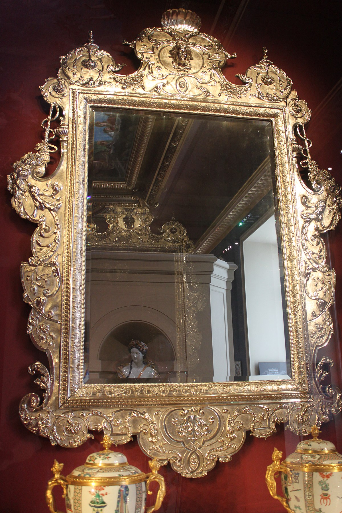 File:Grand miroir mural - Large wall miror - Augsbourg - vers 1705 - Louvre  - OA 10437.jpg - Wikimedia Commons