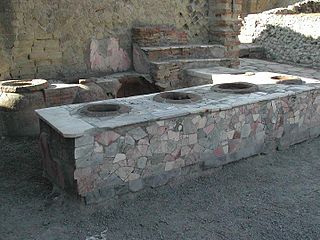 <span class="mw-page-title-main">Thermopolium</span> Ancient Greco-Roman fast food establishment