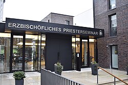 Haupteingang Priesterseminar Paderborn.jpg