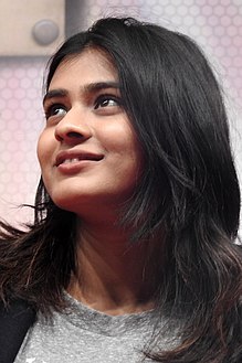 Hebah Patel at VVIT, 2016 (cropped).jpg