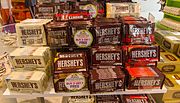 Миниатюра для Файл:Hershey's chocolates in store.jpg