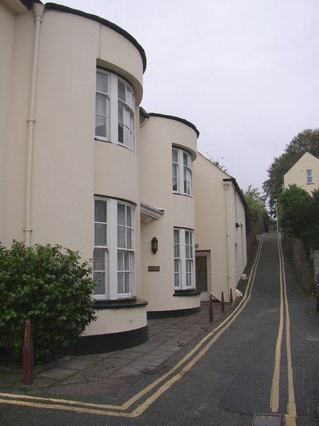 File:Hill House, Hermon's Hill, Haverfordwest - geograph.org.uk - 616400.jpg