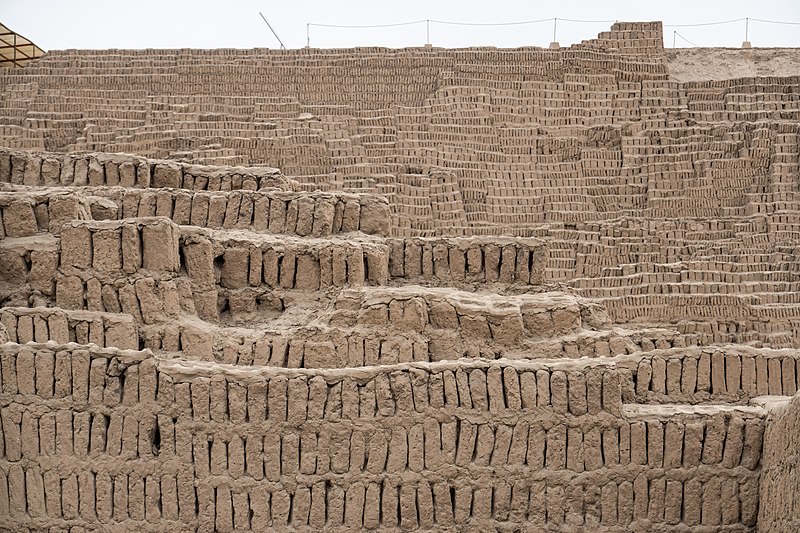 File:Huaca Pucllana-nX-3.jpg