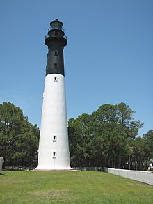 Hunting Island Lighthouse; Ovchi oroli, Janubiy Karolina; 2009 yil 1-iyul .jpg