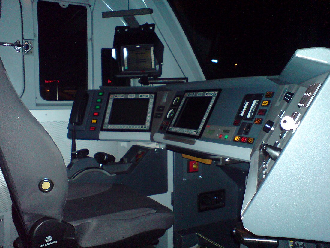 File:IC2000 Fuehrerstand.JPG