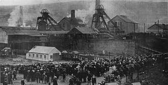 Crowds await news at the Universal Colliery, Senghenydd ILN - Senghenydd Colliery Disaster 3.jpeg