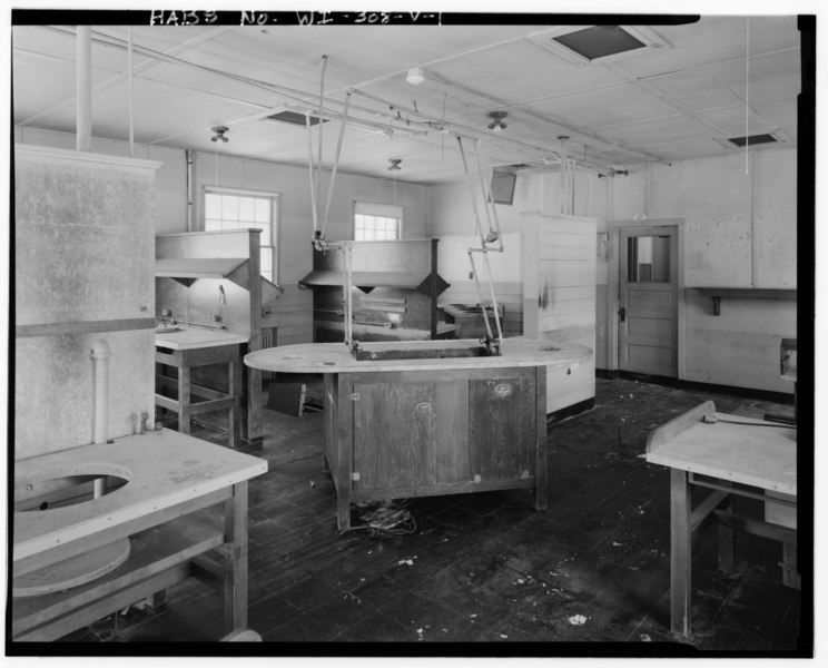 File:INTERIOR VIEW OF PROSTHETIC LABORATORY - Fort McCoy, Building No. T-1001, South Side of Eleventh Avenue, Block 10, Sparta, Monroe County, WI HABS WIS,41-SPAR.V,1V-1.tif