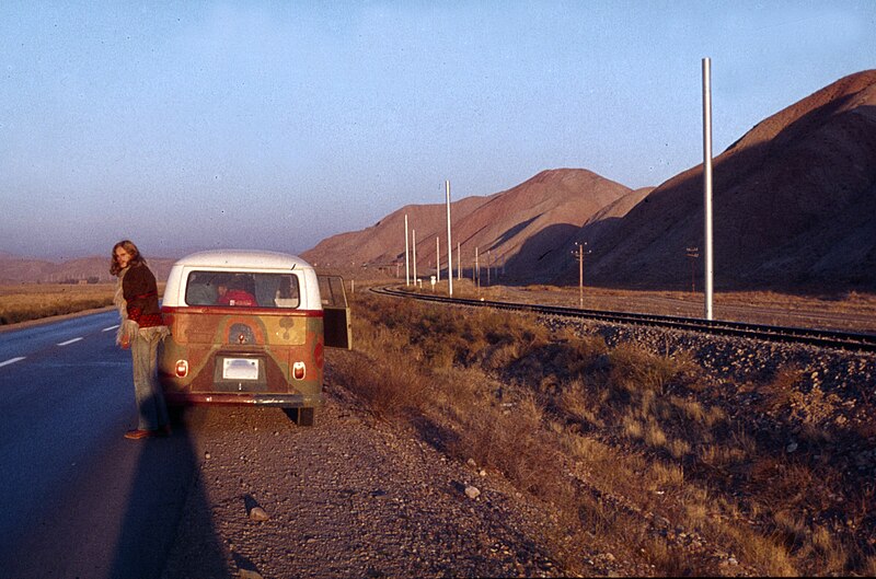 File:Iran-06-Strasse-Bus-1976-gje.jpg