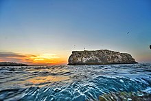 Veduta dello scoglio dell'Eremita dal lungomare C.Colombo, Polignano Sud