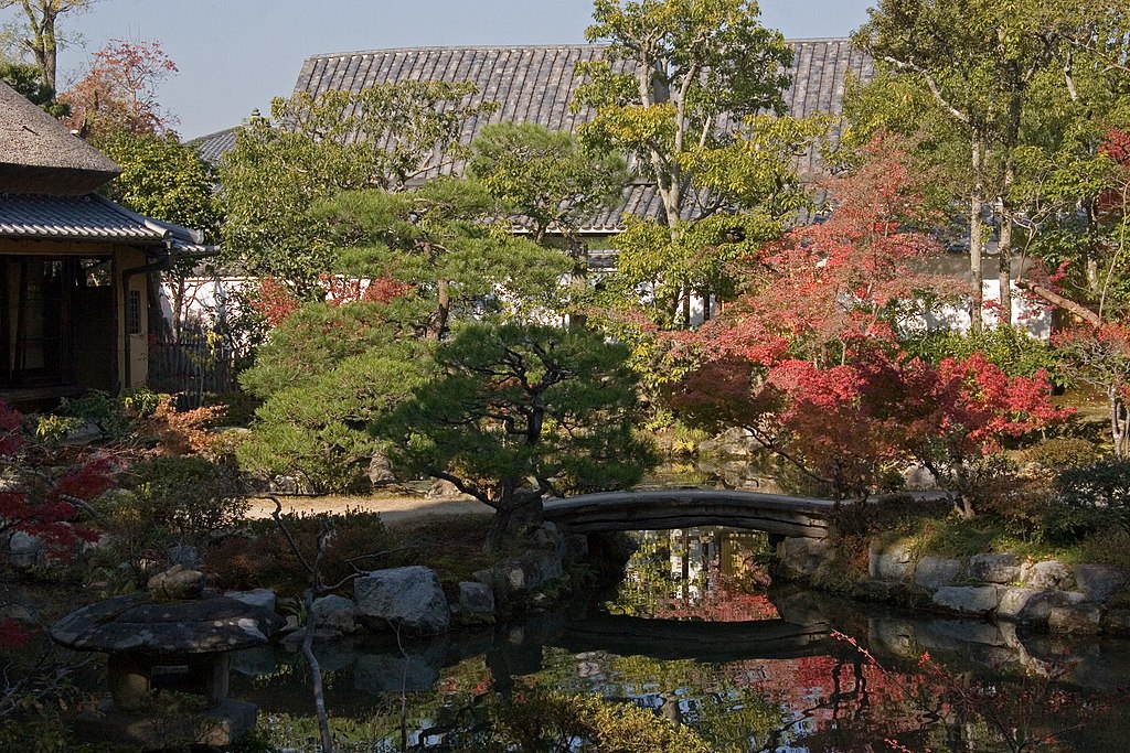 Isuien front garden