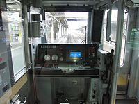 運転台（0番台ワンマン運転対応車 P-44編成）