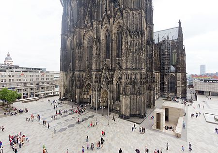 Kölner Dom Westseite und Domplatte 1423