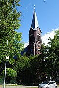 Wieża kościoła widziana z ul. ks. bp. H. Bednorza