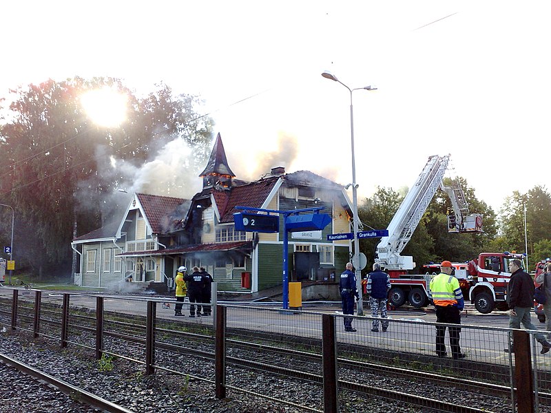 File:Kauniainen railway station on fire (1).jpg