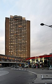 File:Kennedy's tower in Liege.jpg