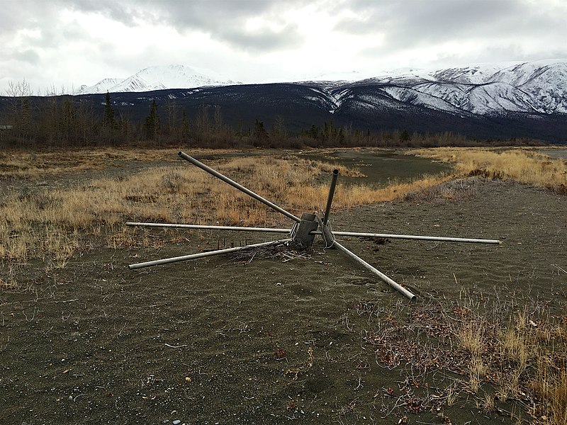 File:Kluane Lake (22501039586).jpg