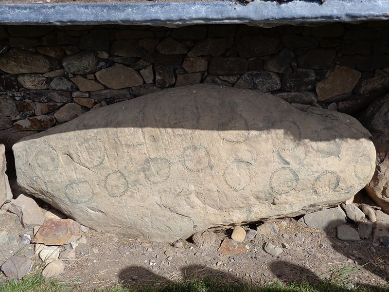 File:Knowth Ireland 17.JPG