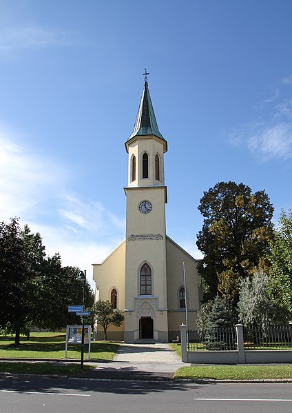 File:Kobersdorf - evangelische Kirche.JPG