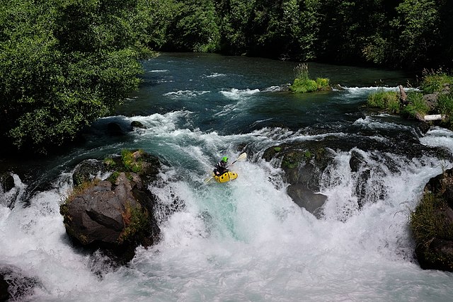 Kokopelli Packraft on Husum Falls (IV) on the White Salmon in Washington