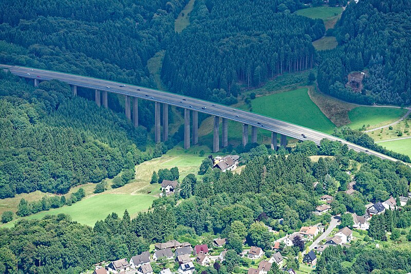 File:Lüdenscheid Talbrücke Bremecke FFSW-0307.jpg