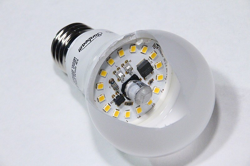 File:LED-E27-Light-Bulb-1134.jpg