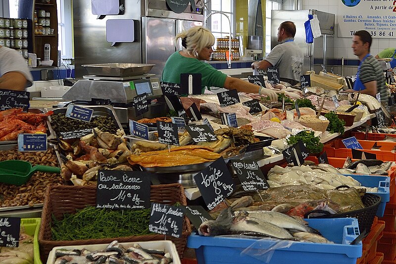 File:La poissonnière + fishmonger in France.jpg