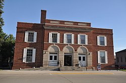 LakeCityIA CommunityMemorialBuilding.jpg