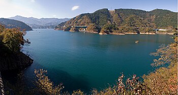 Lake Miyagase 02.jpg
