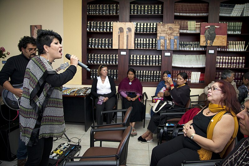 File:Lectura de textos poéticos por el Día Internacional de la Mujer (8540852542).jpg