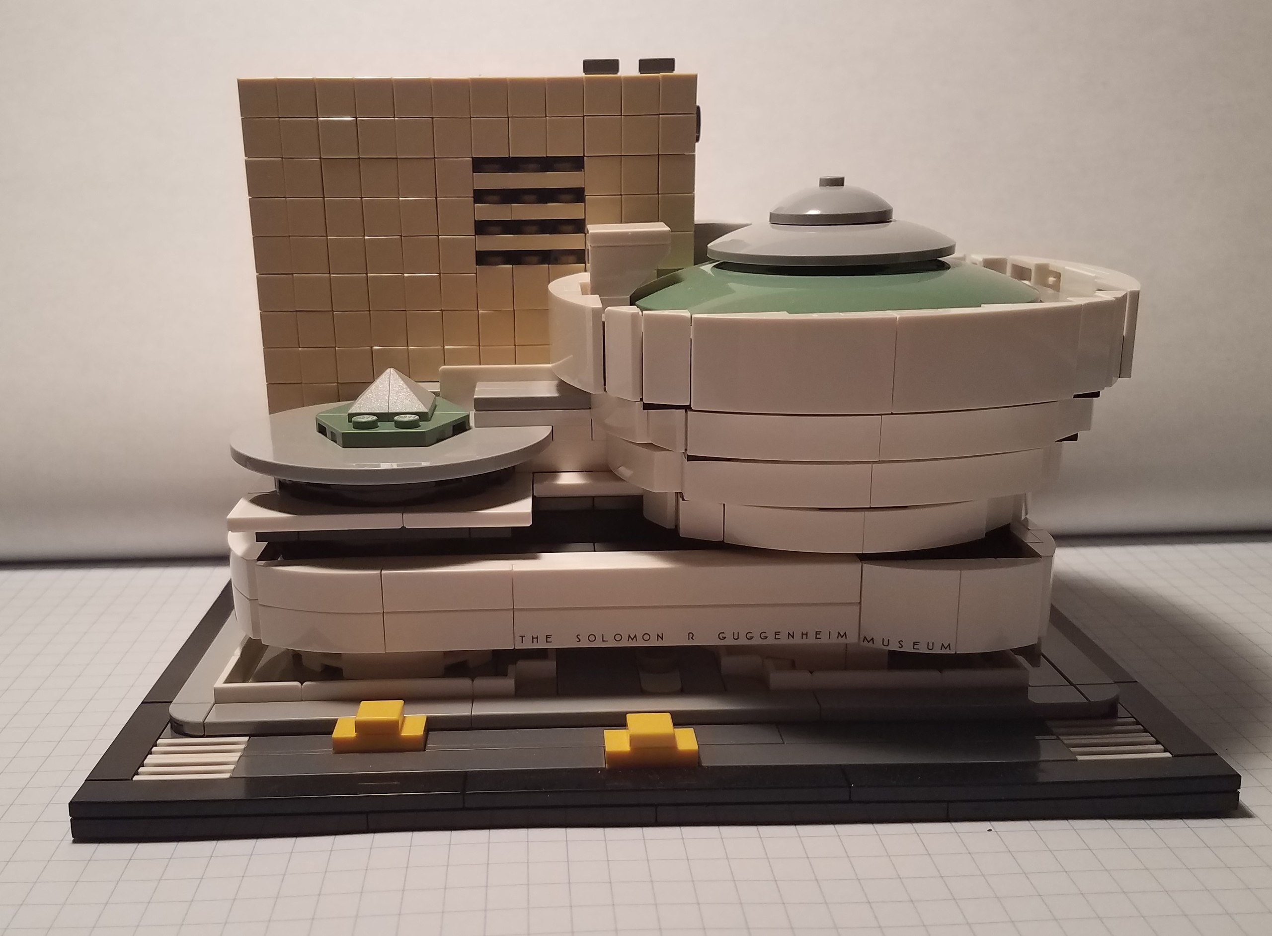 File:Lego Architecture 21035 Solomon R. Guggenheim Museum.jpg
