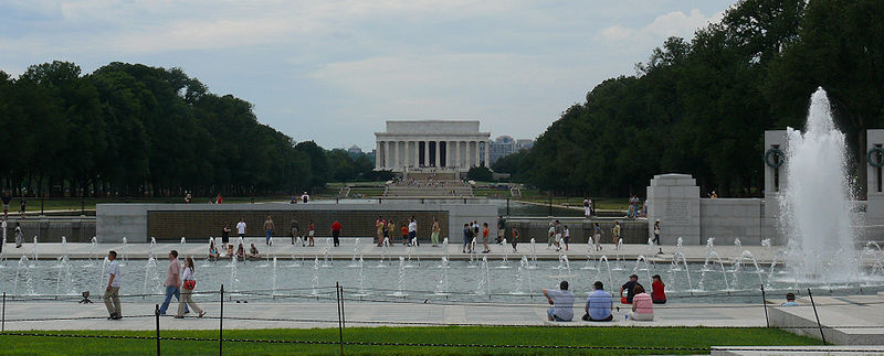 File:Lincoln memorial WWII memorial.jpg