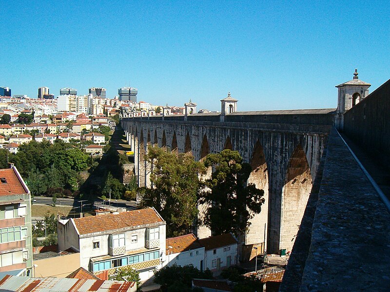 File:Lisboa, Aqueduto das Águas Livres.jpg